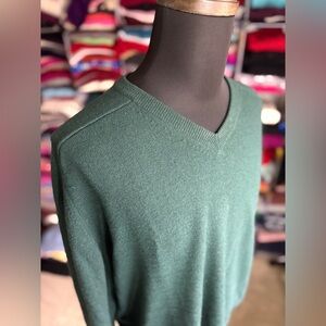 Clark & Gregory Cozy Forest Green Cashmere Sweater, XL. Excellently made.